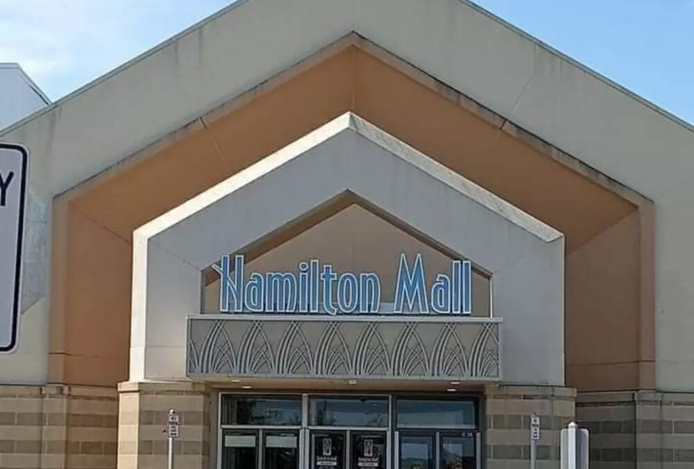 Three more stores closing at Hamilton Mall