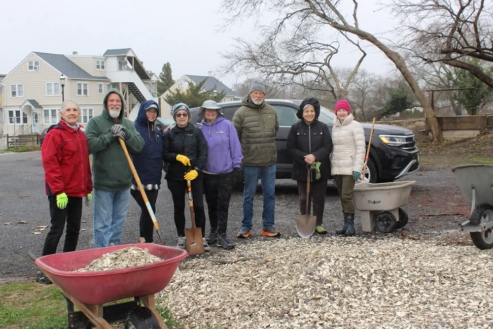 Green Thumb Club enhances garden at Historic Somers Mansion