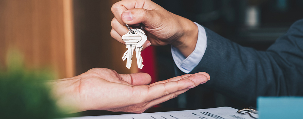 How to buy and sell a home at the same time